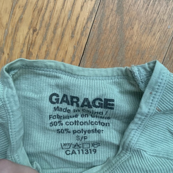 Green tight half sleeve garage top - Picture 2 of 2